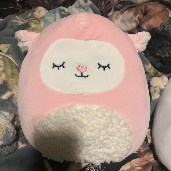 12 inch Easter lamb Squishmallow - Picture 2 of 2